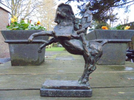 Verkocht..Blank.Hans Blank.Brons beeld.Wormerveer 1952-2019.Viking op paard.